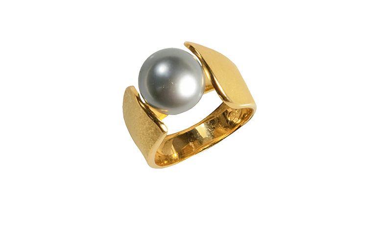 02310-ring, gold 750 and pearl