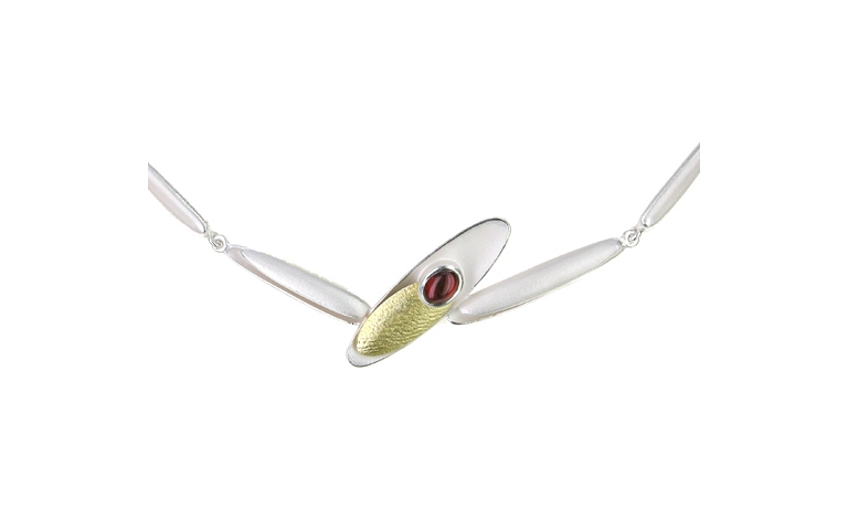 11582-necklace, gold 750, silver 925, garnet 8x6