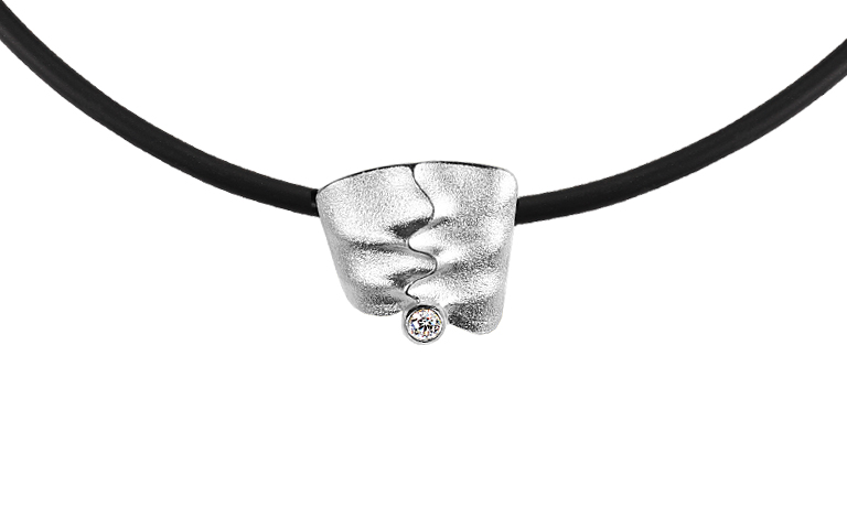 41126-necklace, gold 750 with brillant