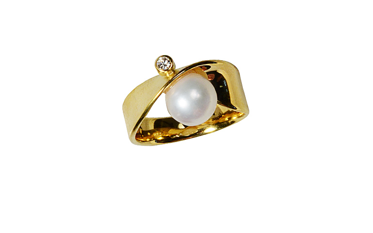 02303-ring, gold 750 with brillant and pearl