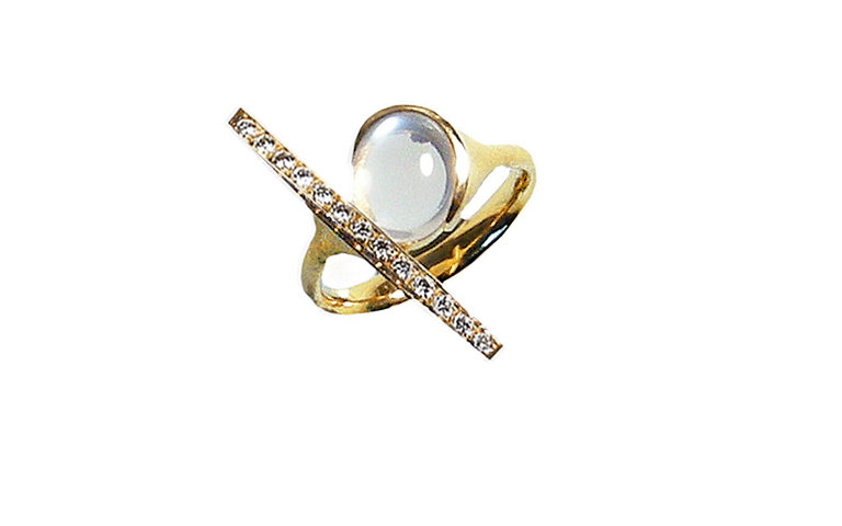 05135-ring, gold 750, moonstone with brillants