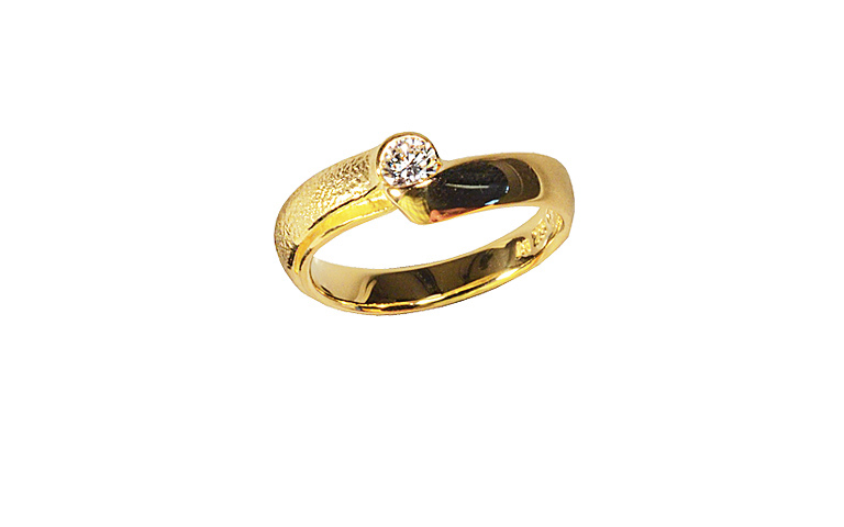 05207-ring, gold 750 with brillant